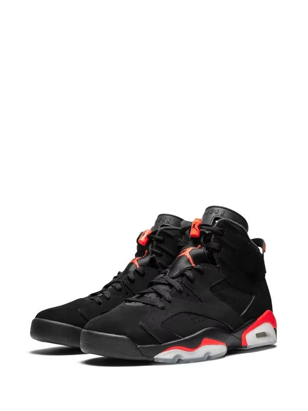 Retro “Infrared 2019” Sneaker.